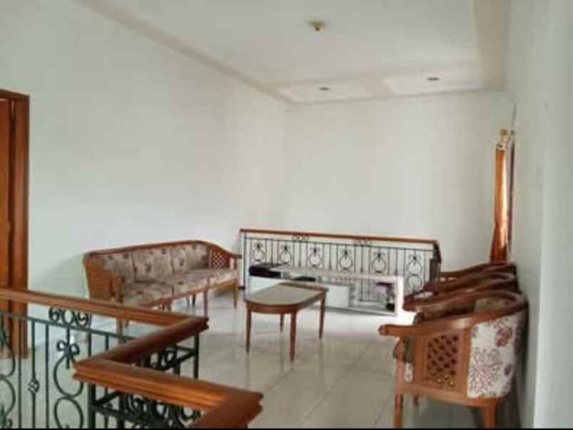 dijual rumah komplek ujungberung indah