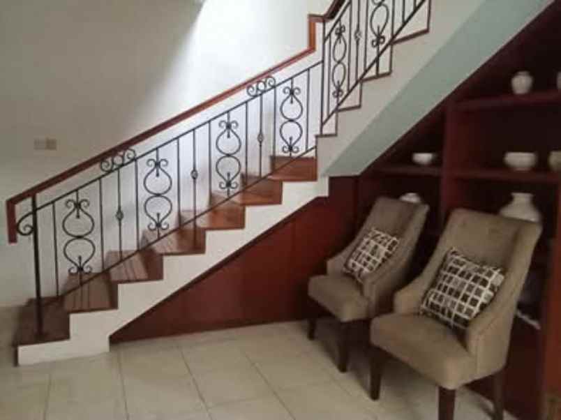 dijual rumah komplek ujungberung indah