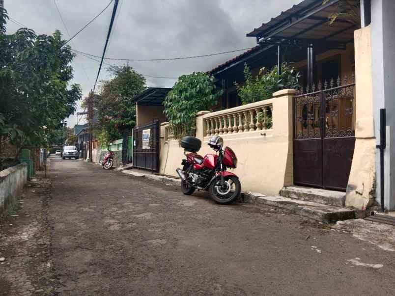 dijual rumah komplek vijaya kusuma