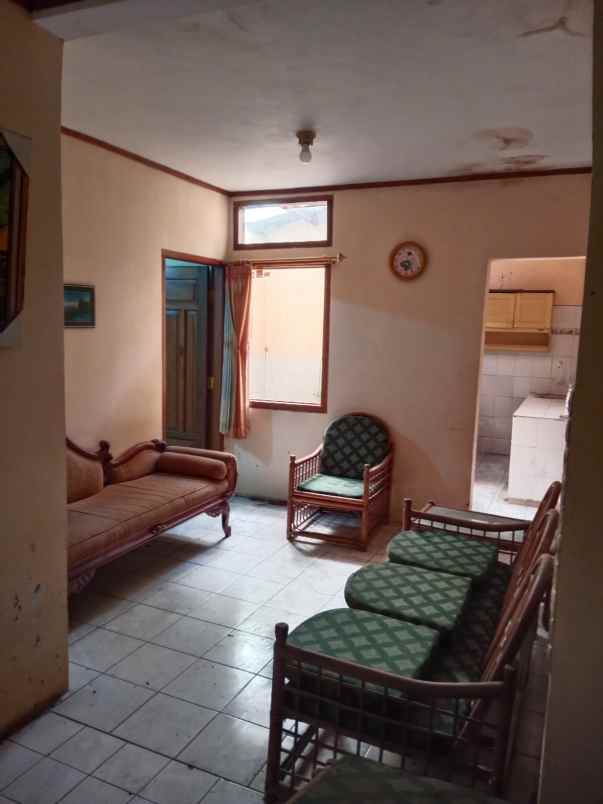 dijual rumah komplek vijaya kusuma