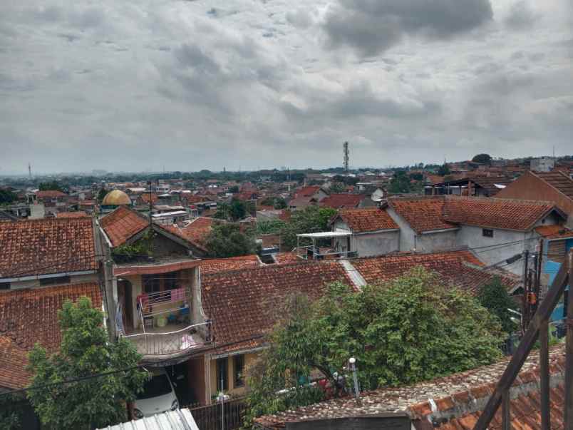 dijual rumah komplek vijaya kusuma