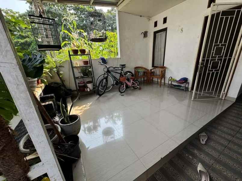 dijual rumah komplek vila dago pamulang