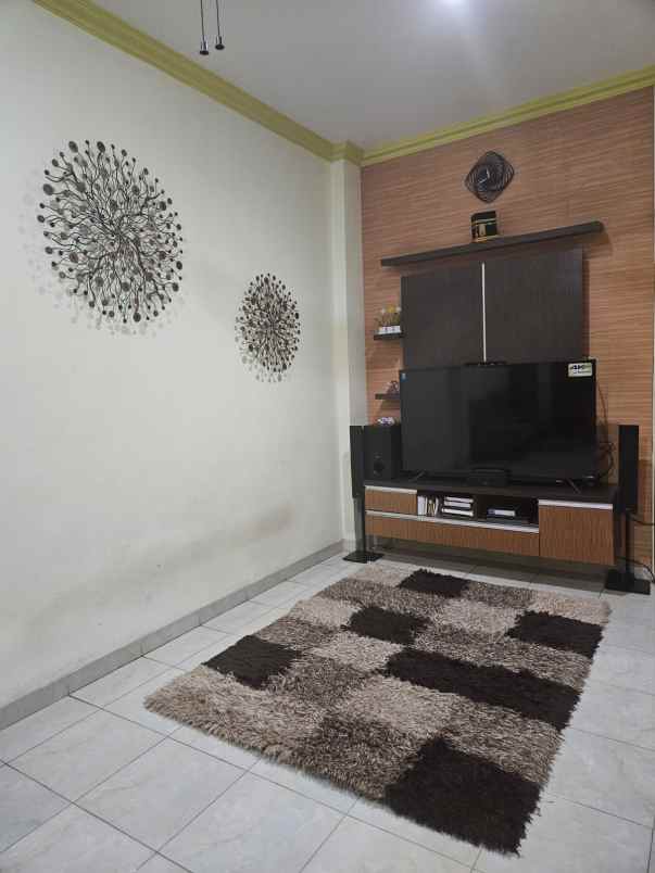 dijual rumah komplek vila dago pamulang