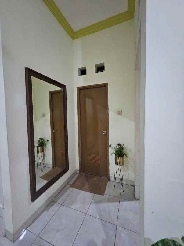 dijual rumah komplek vila dago pamulang