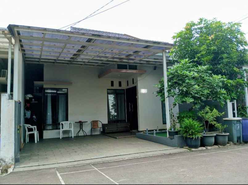 dijual rumah komsen