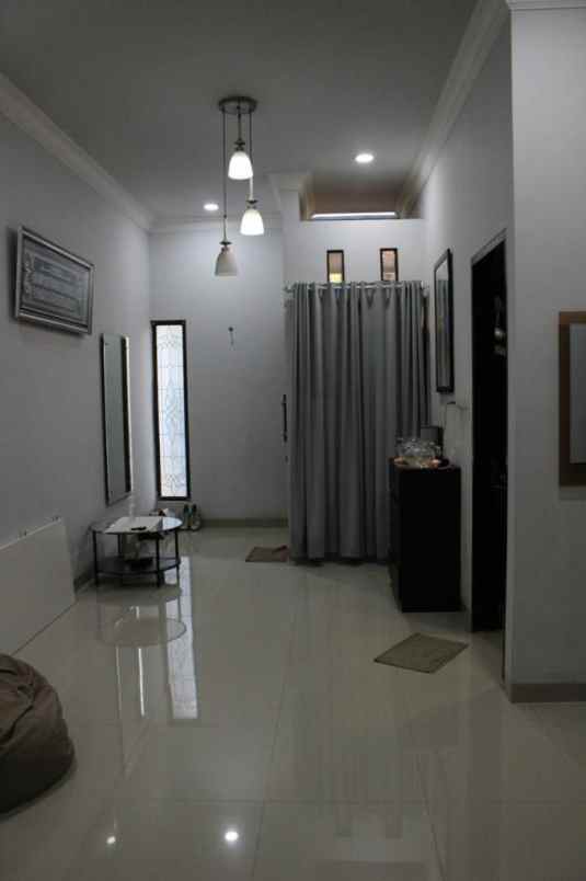 dijual rumah komsen