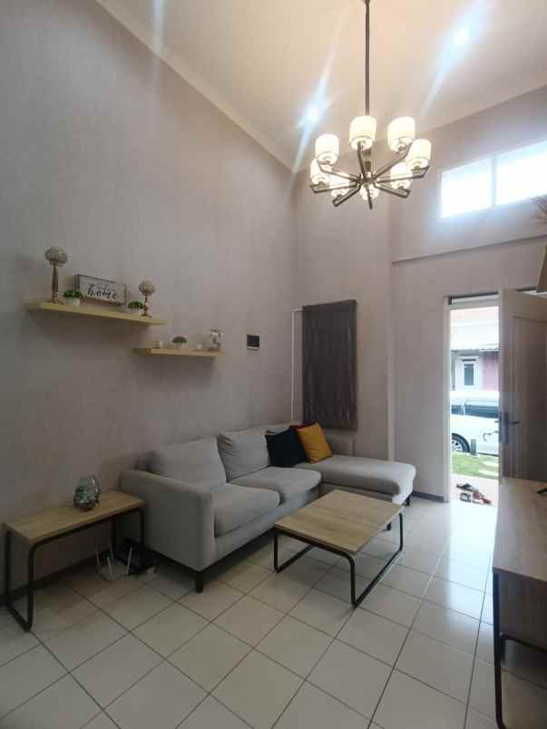 dijual rumah kota baru parahyangan bandung