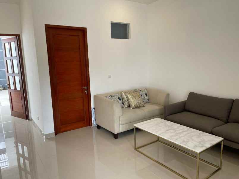 dijual rumah krukut limo depok