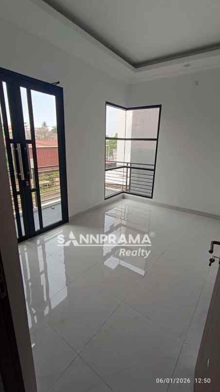 dijual rumah kukusa beji depok