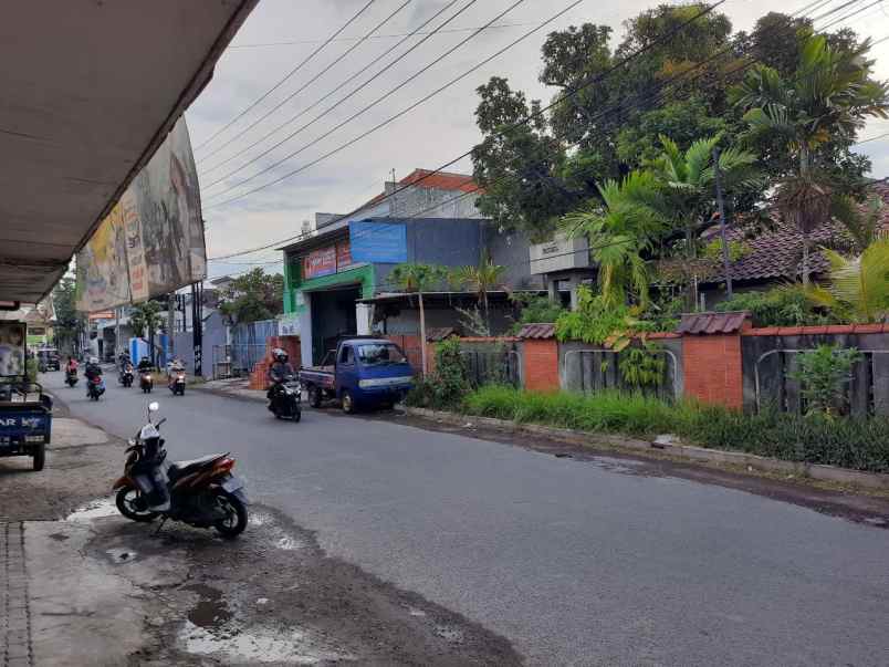 dijual rumah kutisari selatan