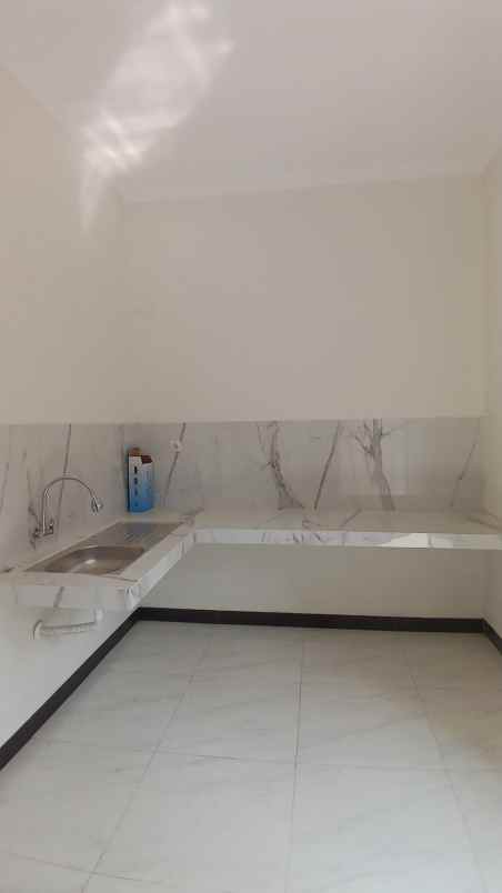 dijual rumah lava bantal