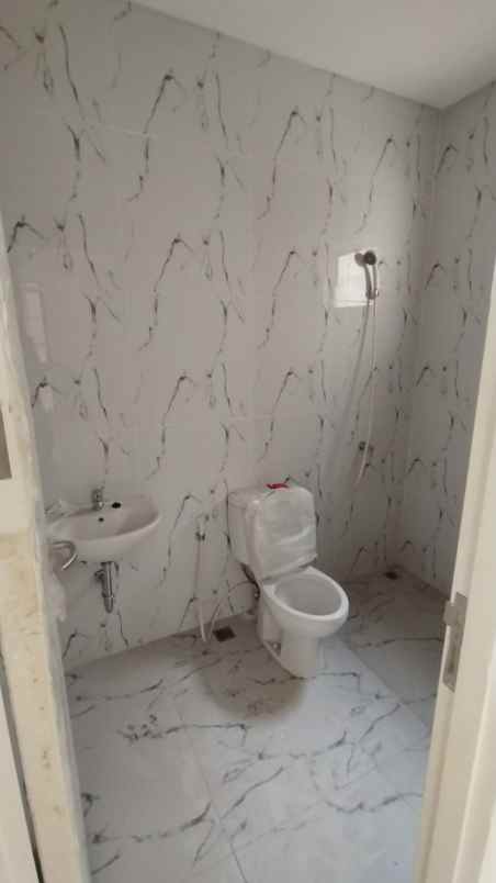 dijual rumah lavon ii cluster margonite