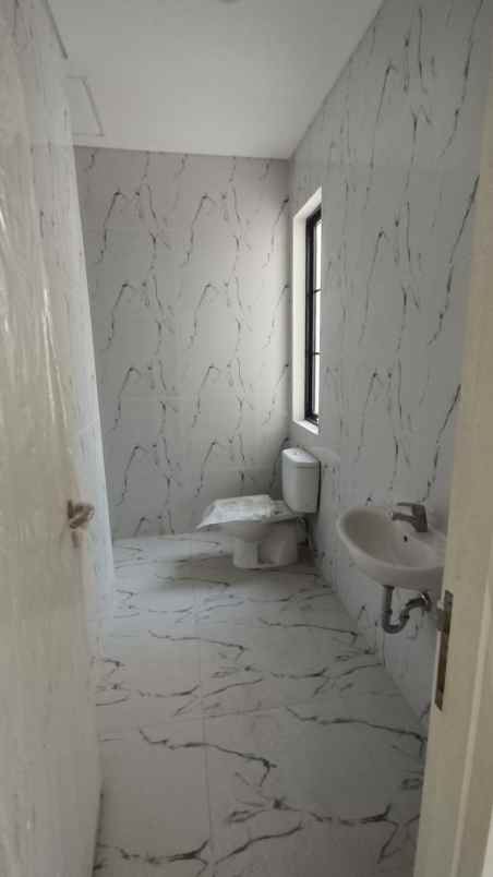 dijual rumah lavon ii cluster margonite