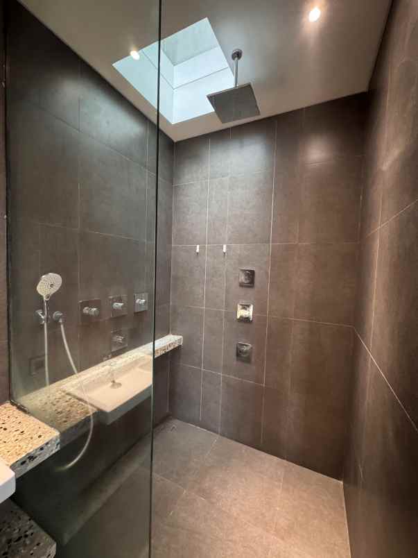 dijual rumah layar permai pantai indah