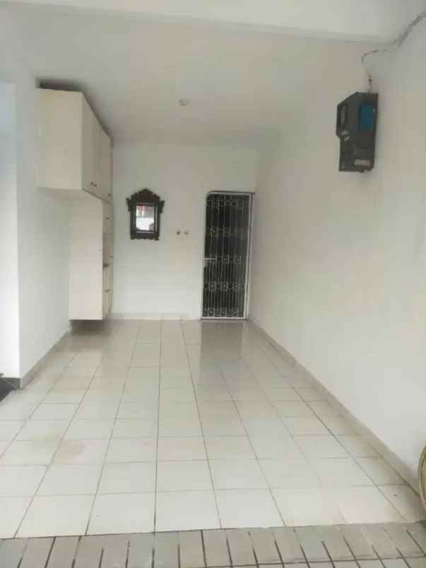 dijual rumah lebak bulus