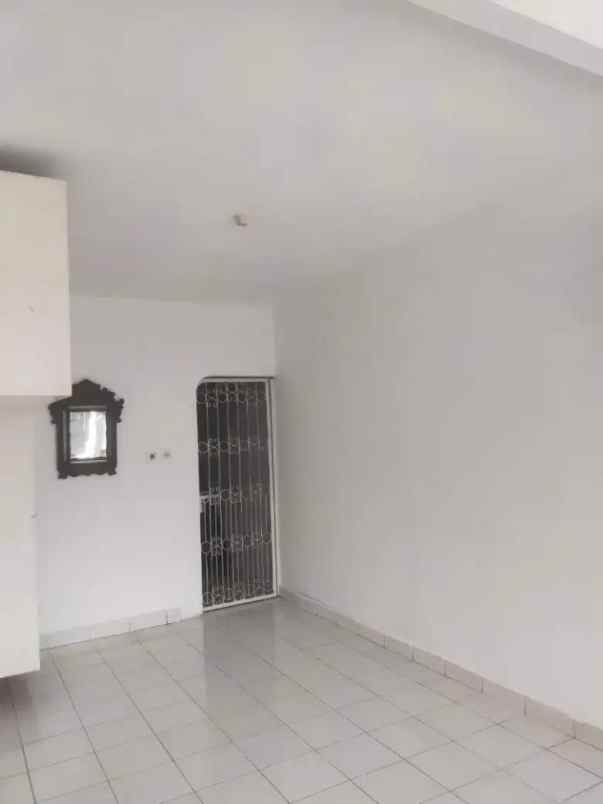 dijual rumah lebak bulus