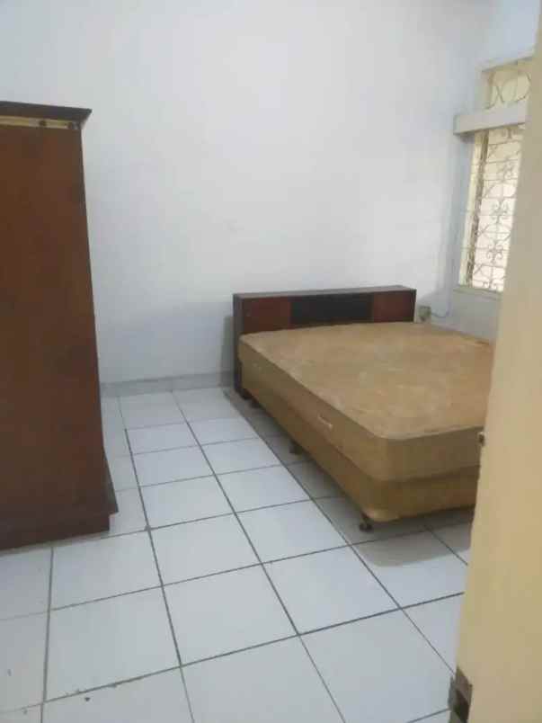 dijual rumah lebak bulus