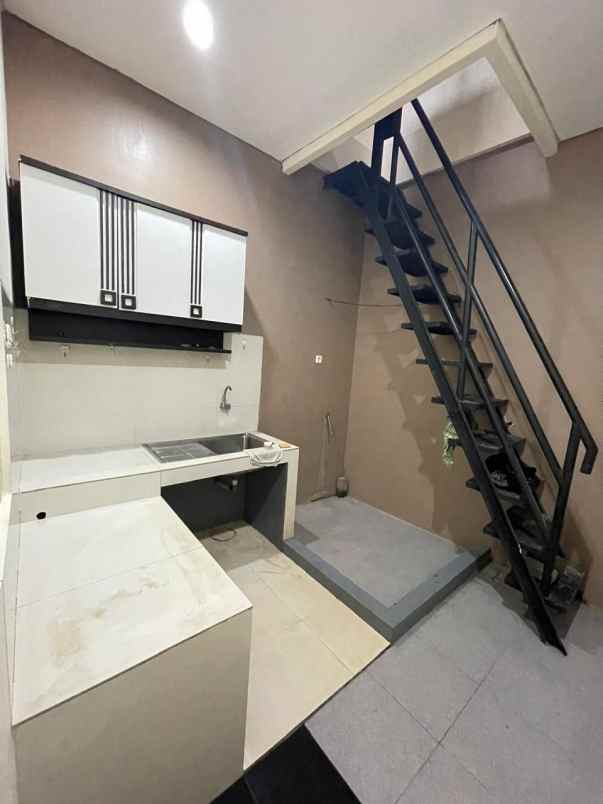 dijual rumah lebak timur