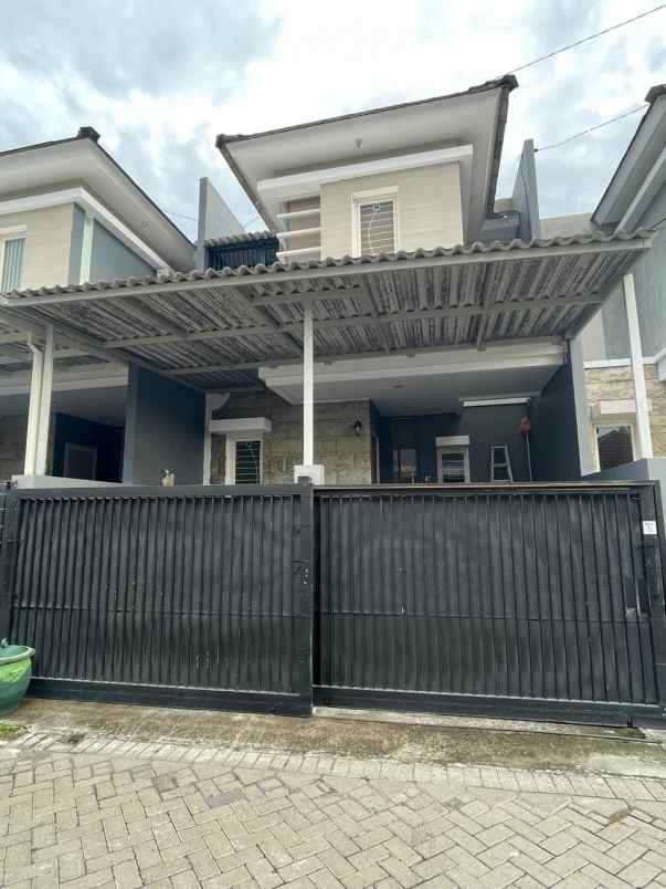 dijual rumah lebak timur