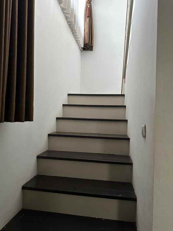 dijual rumah lokasi suhat kota malang