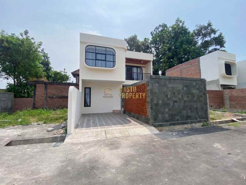 dijual rumah maguwoharjo depok sleman