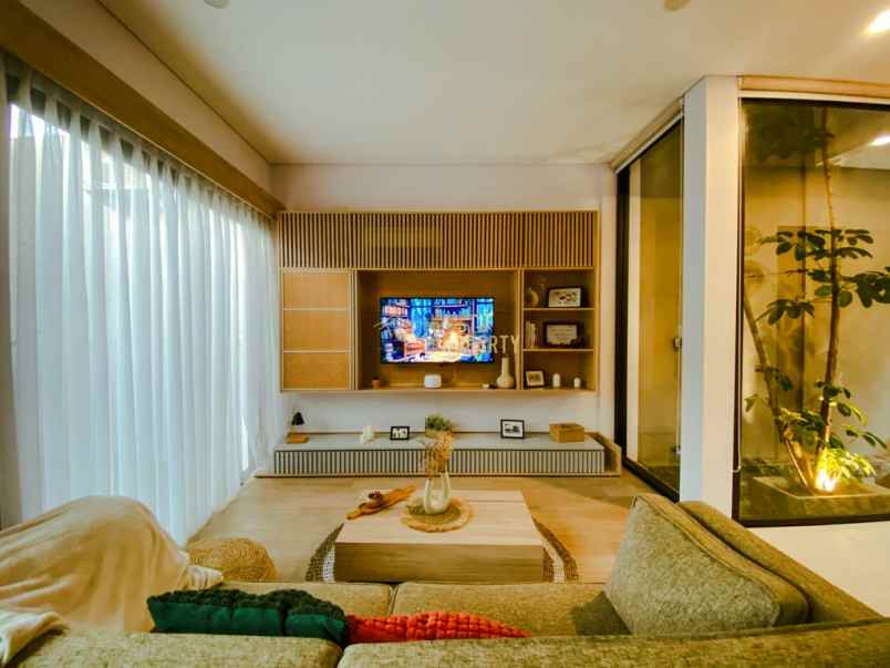 dijual rumah maguwoharjo kec depok kab