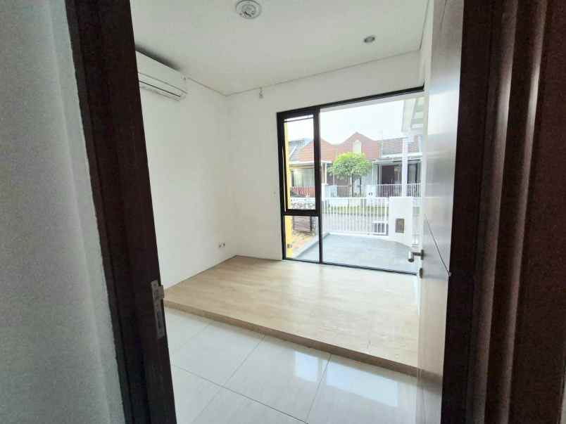 dijual rumah mangliawan