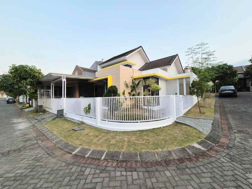 dijual rumah mangliawan