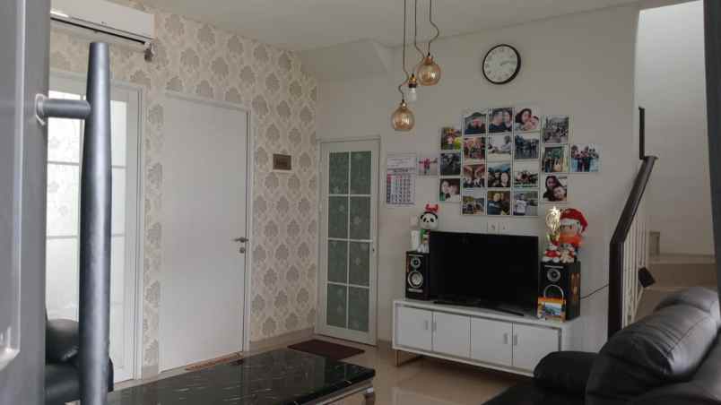 dijual rumah mansion nine