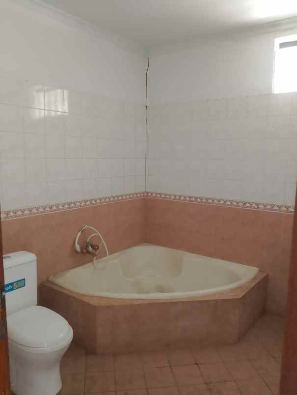 dijual rumah manukan mukti