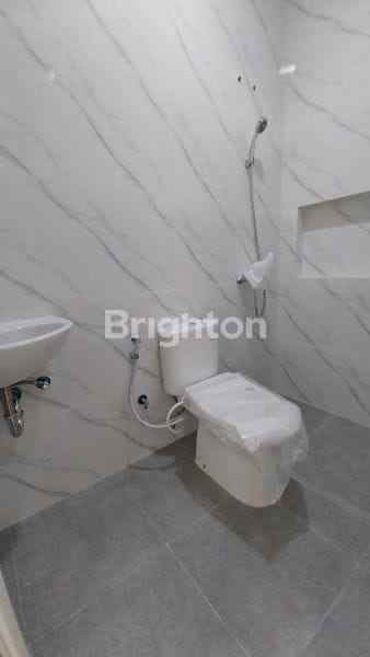 dijual rumah manyar tirtomoyo