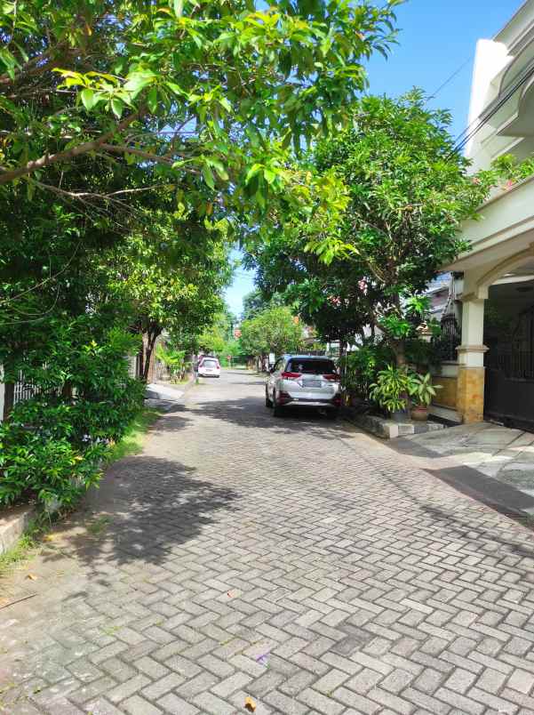 dijual rumah manyar tiryo