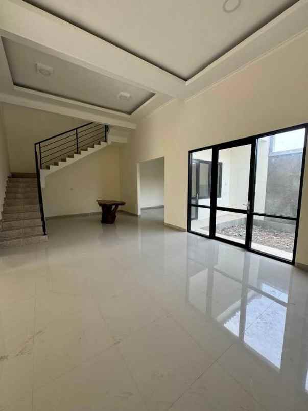 dijual rumah medayu utara