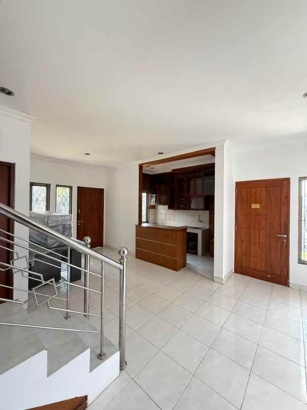 dijual rumah melatiwangi cilengkrang