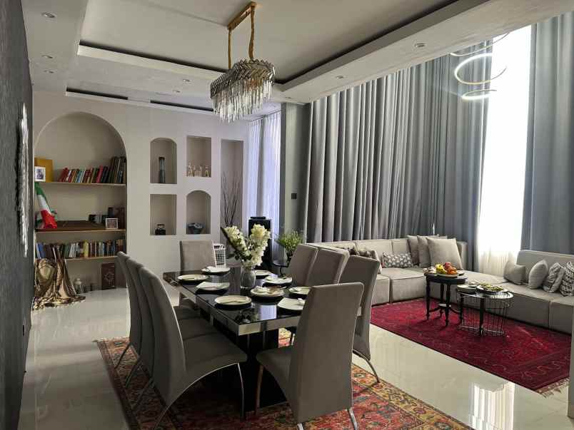 dijual rumah mewah legenda wisata cibubur