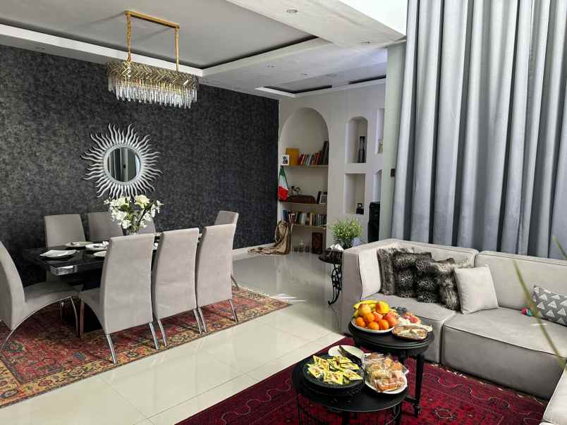 dijual rumah mewah legenda wisata cibubur