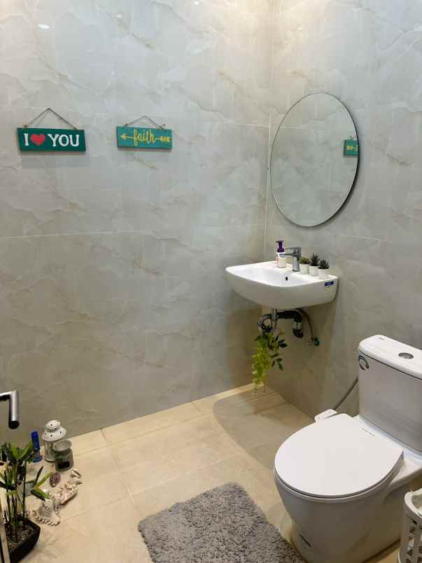 dijual rumah mewah legenda wisata cibubur