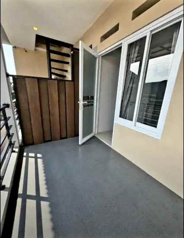 dijual rumah mewah lokasi strategis di bandung