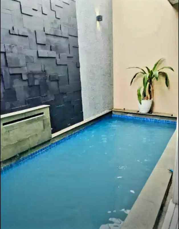 dijual rumah mewah lokasi strategis di bandung