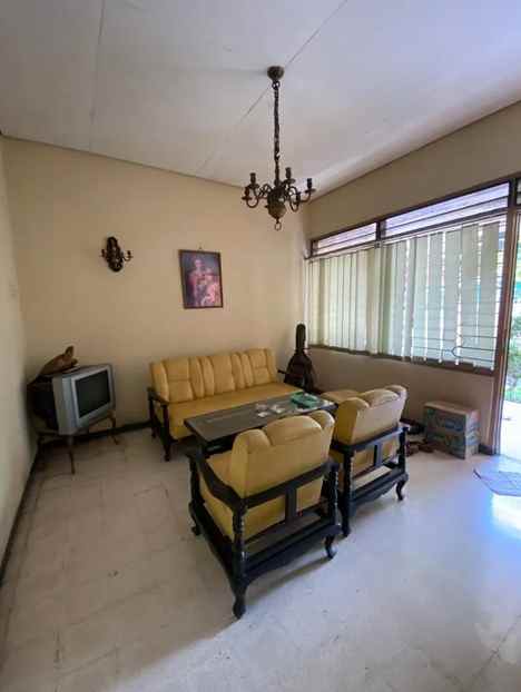 dijual rumah monginsidi