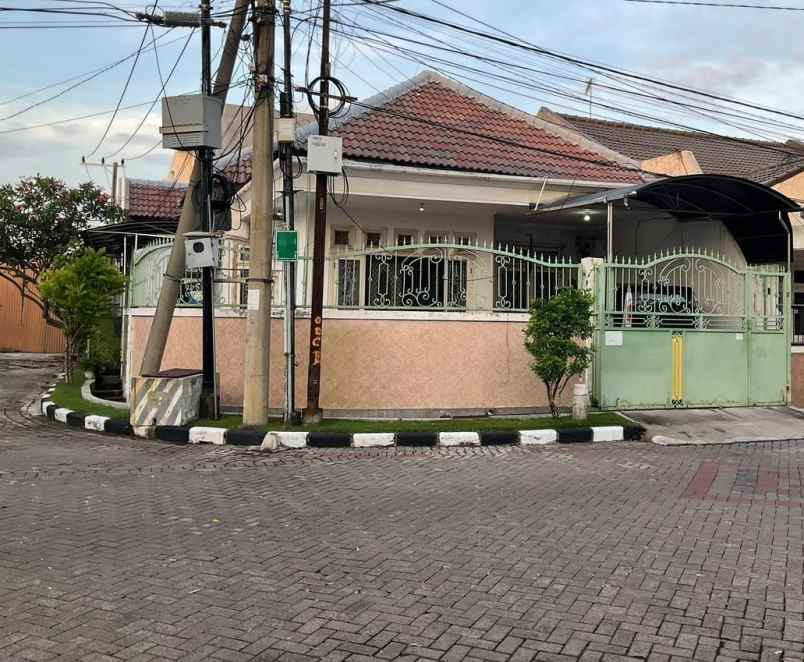 dijual rumah mulyosari prima