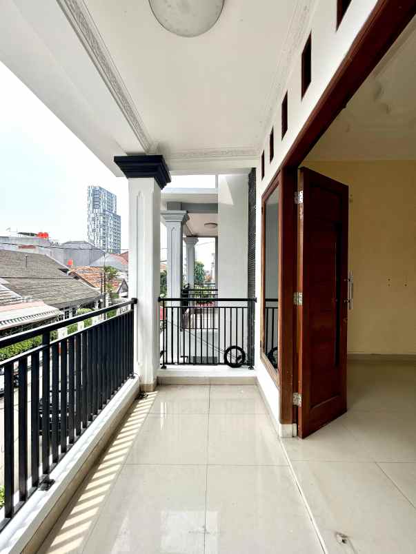 dijual rumah murah di tebet jakarta selatan