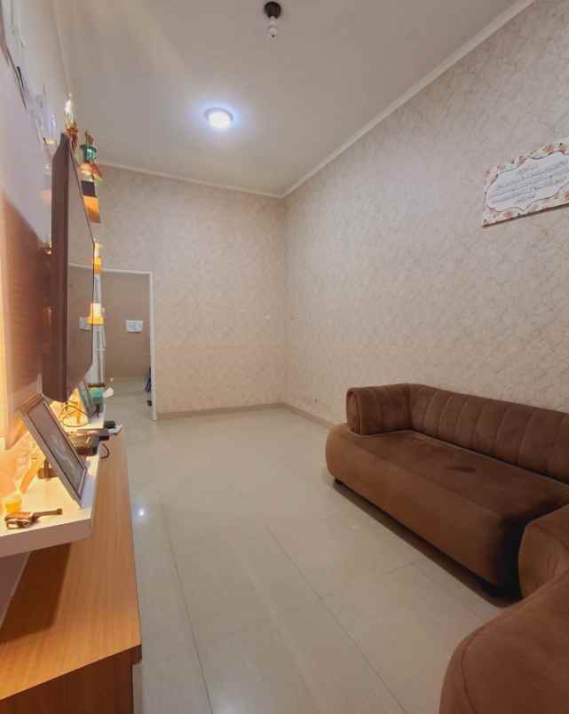 dijual rumah mutiara gading city bekasi