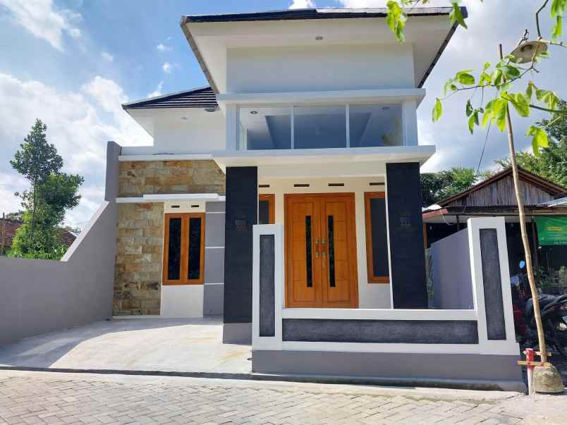 dijual rumah ngangkrik triharjo sleman