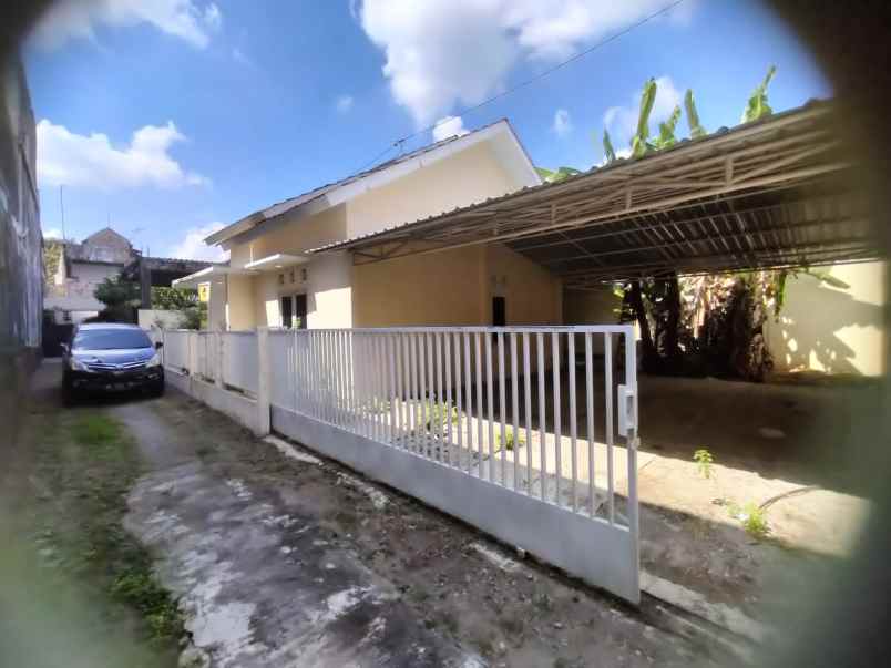 dijual rumah ngentak caturtunggal kec