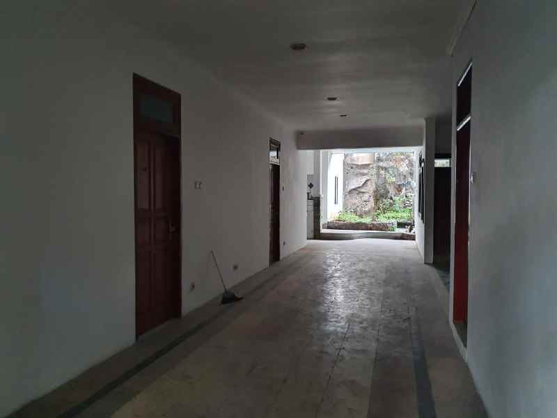 dijual rumah nginden intan barat