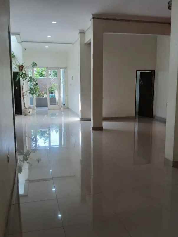 dijual rumah nusa loka bsd