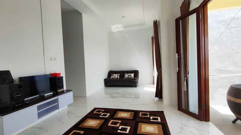 dijual rumah oro oro ombo