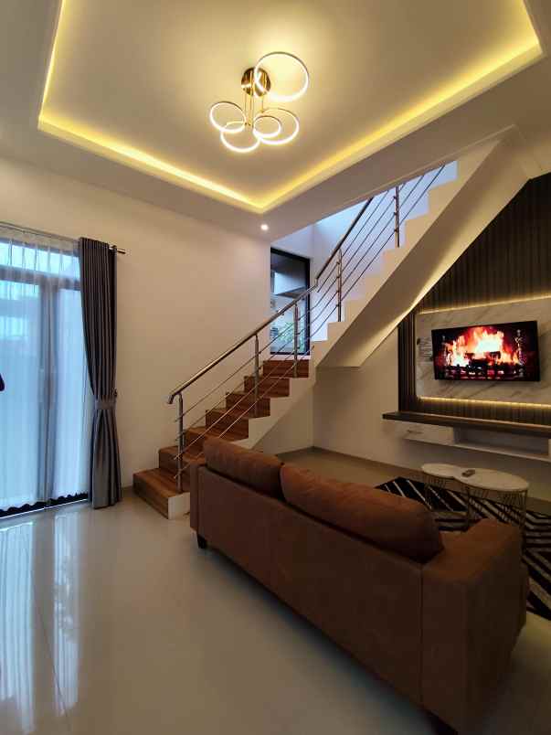 dijual rumah oro oro ombo