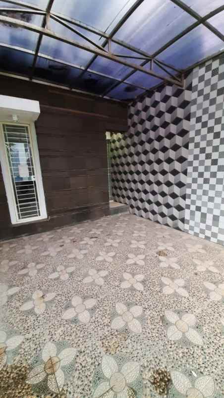 dijual rumah pakuwon city